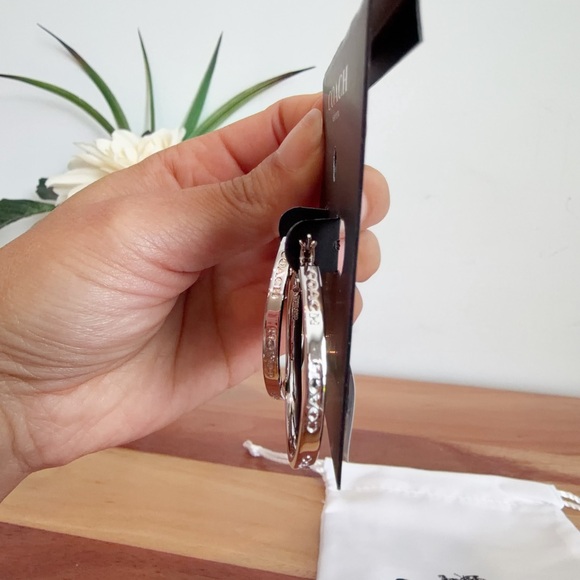 NWT Coach Medium Hoop Earrings in Silver Tone - Picture 4 of 6